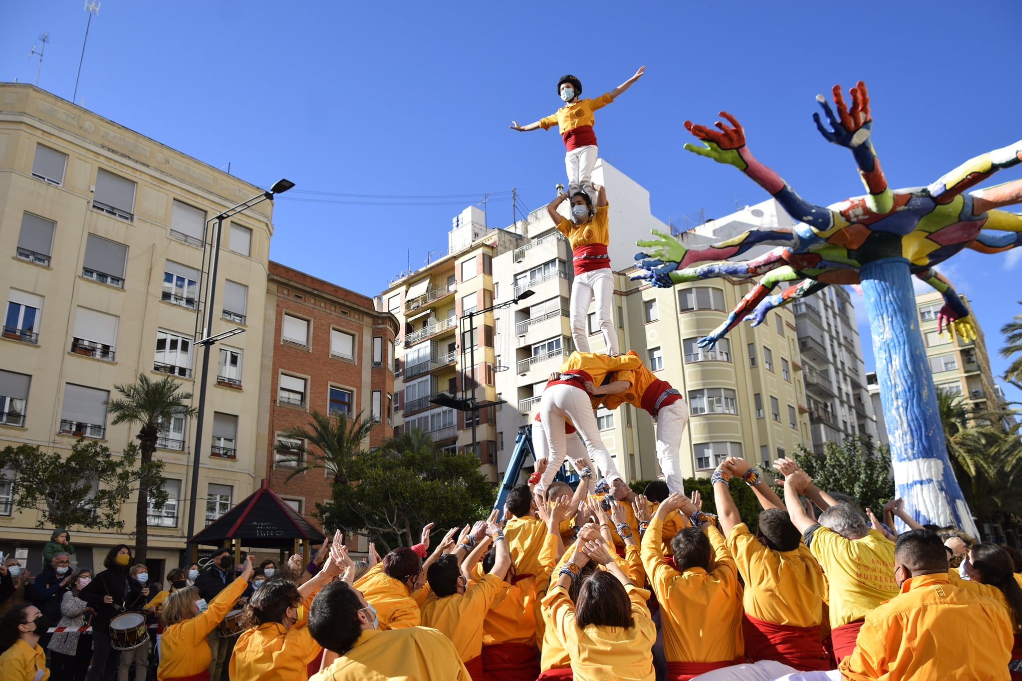 Les muixerangues prenen les places i carrers